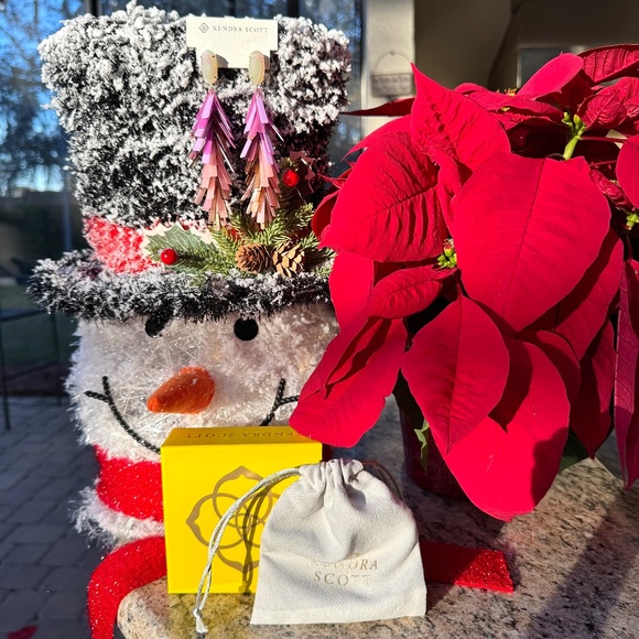 NWOT Kendra Scott Justyne Statement Earrings ~ GLAM! - Picture 2 of 6